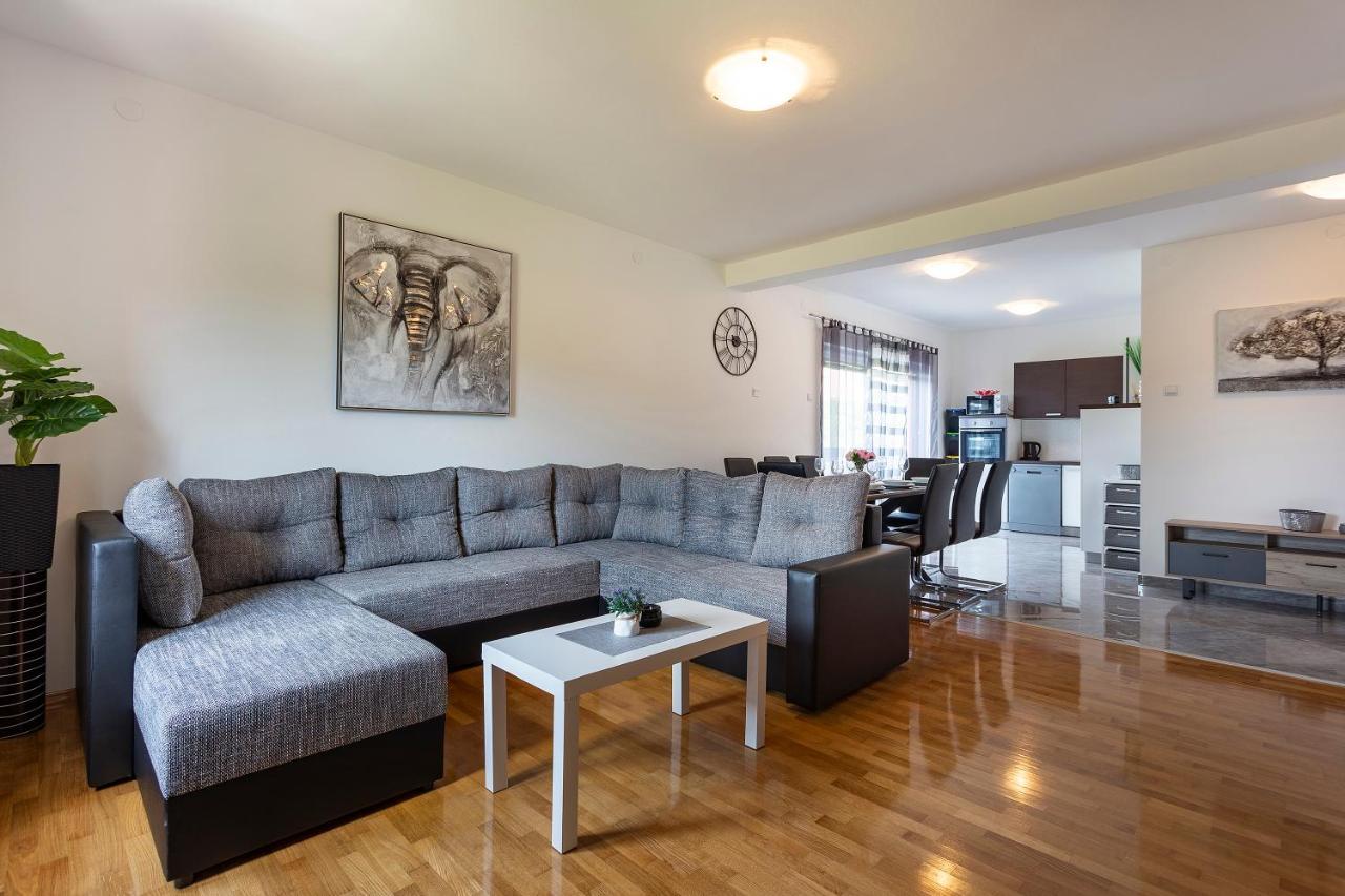 Apartmani Karoca 3 Pula Ngoại thất bức ảnh